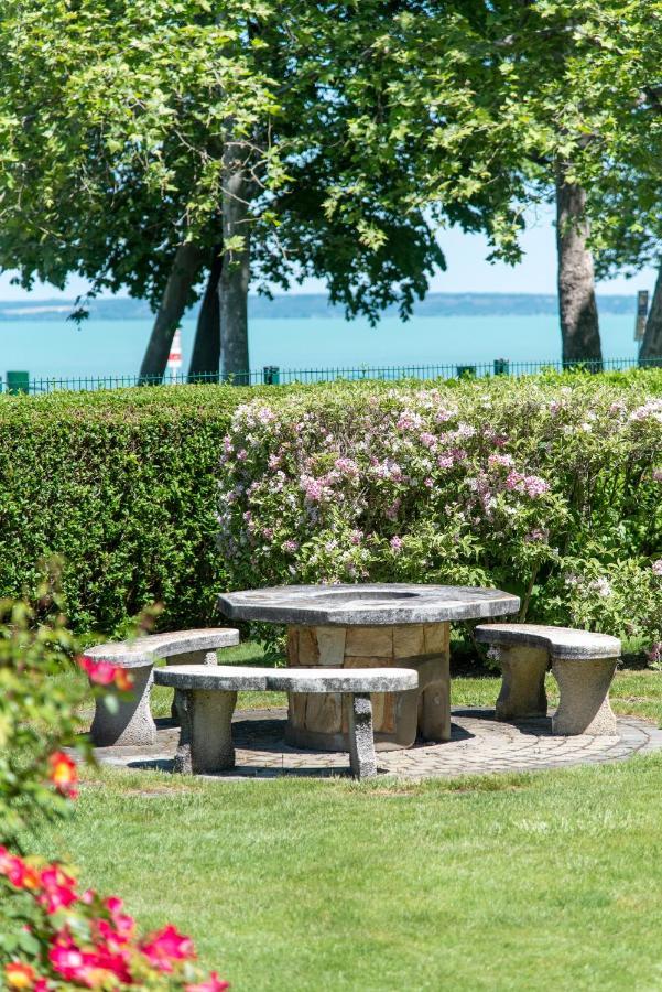 Balaton Lakeside Residence Siófok Exteriör bild