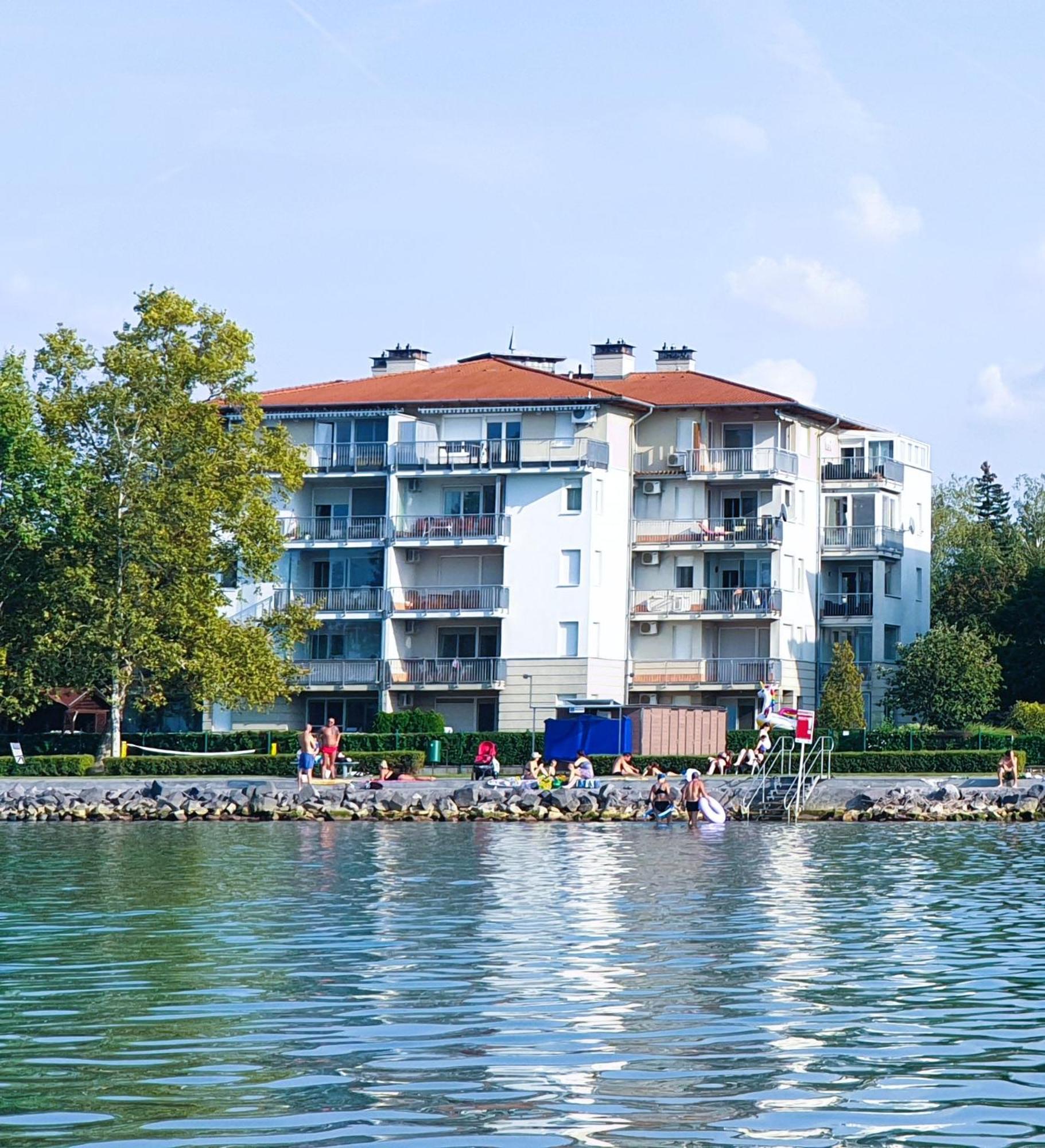 Balaton Lakeside Residence Siófok Exteriör bild